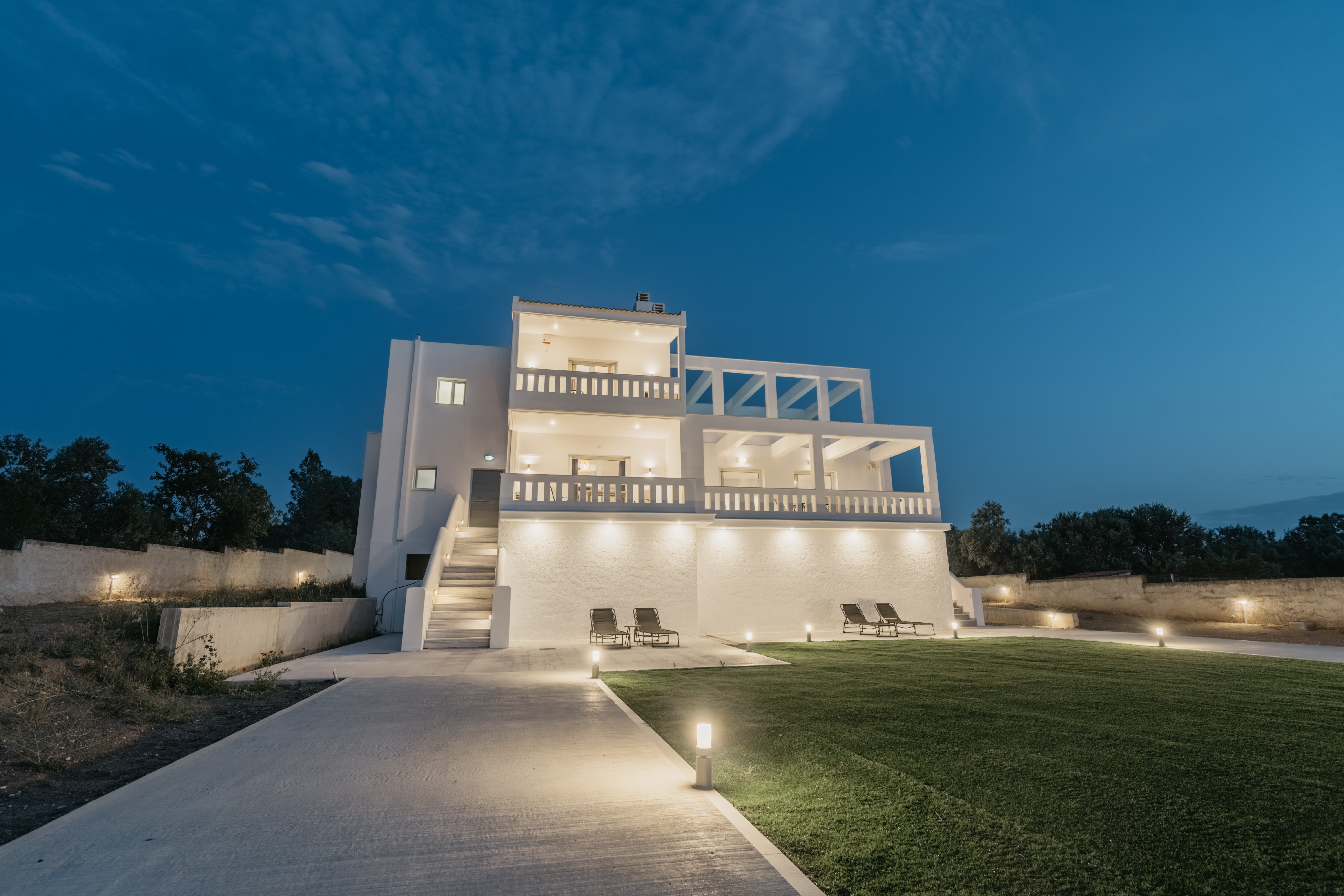 Areti-White-Villa-1-Outside-View-Summer-Vacation-Home-Loutraki