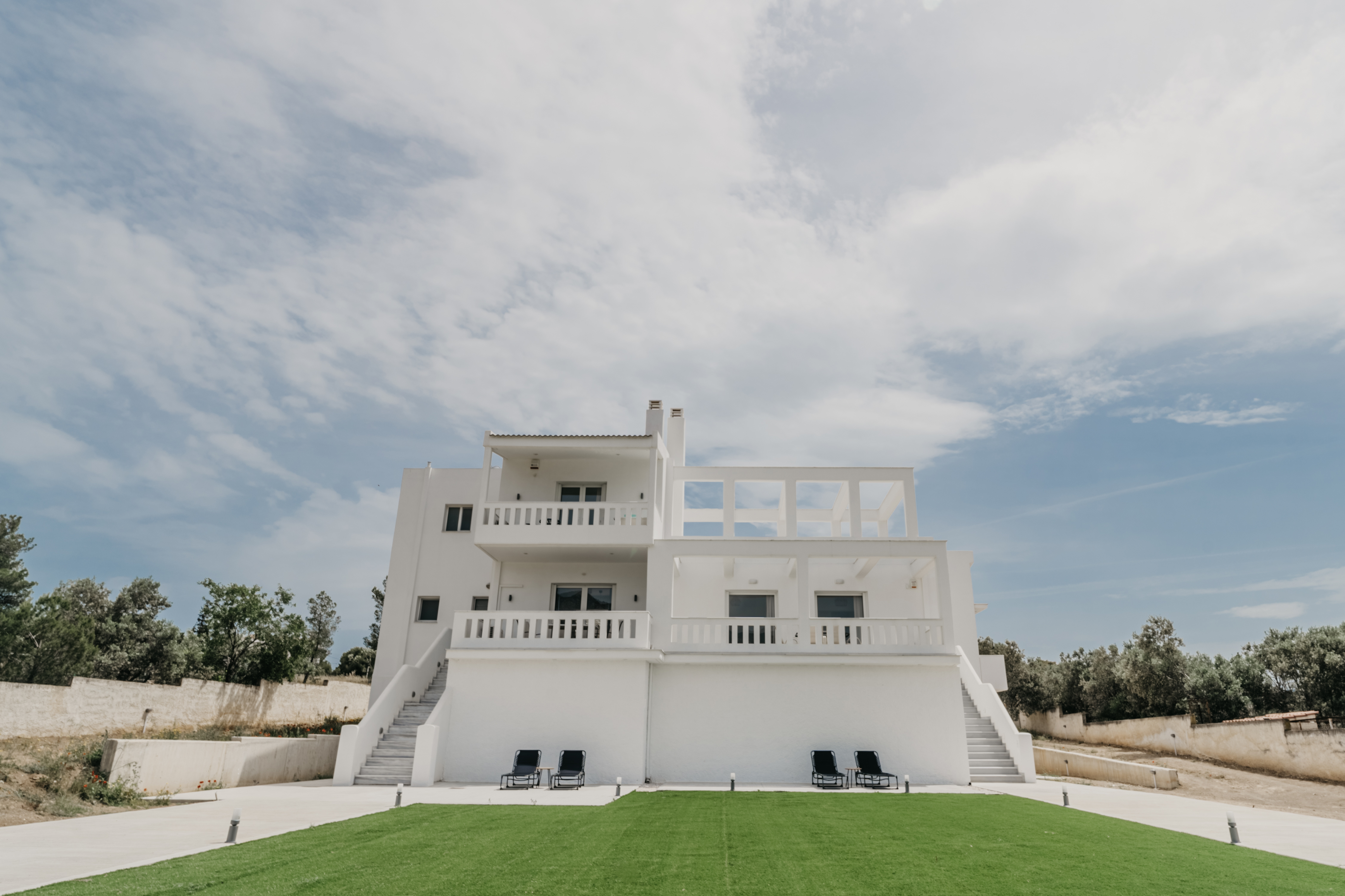 villa-areti-2-vacation-home-outside-view-loutraki-summer